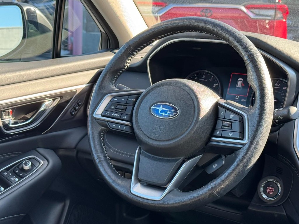 Subaru Outback Vehicle Full-screen Gallery Image 13