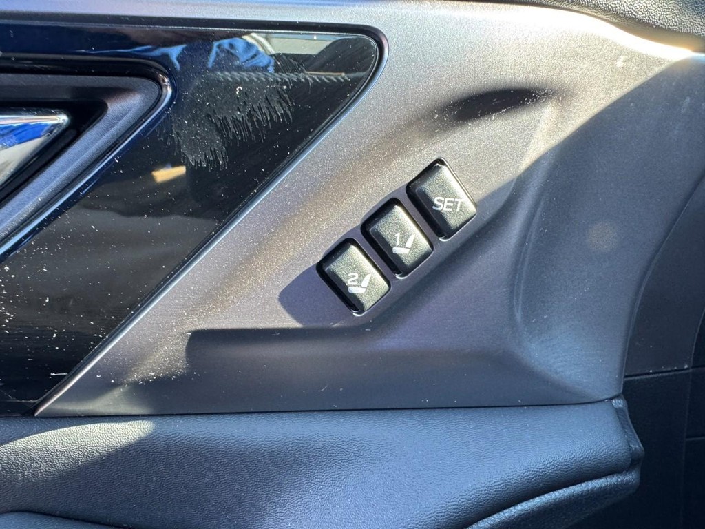 Subaru Outback Vehicle Full-screen Gallery Image 17