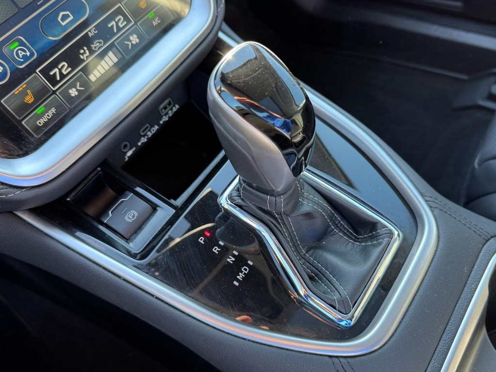 Subaru Outback Vehicle Full-screen Gallery Image 21