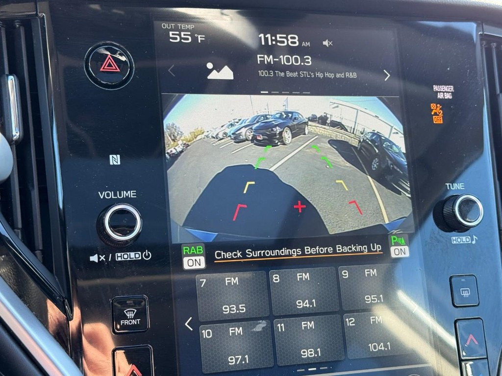 Subaru Outback Vehicle Full-screen Gallery Image 23