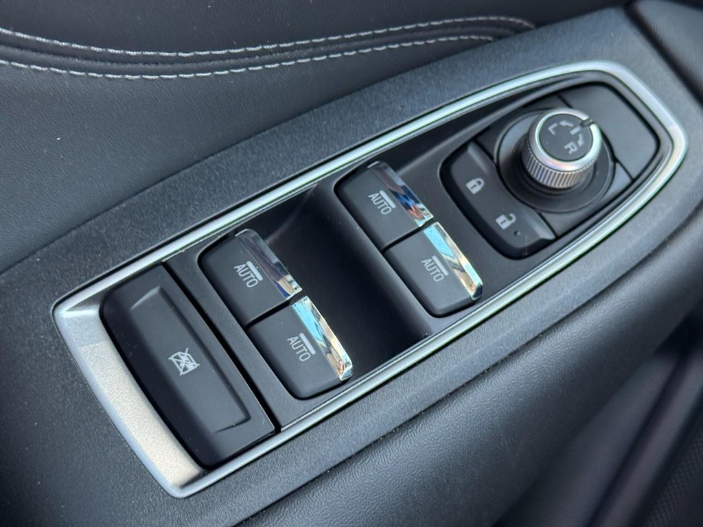 Subaru Outback Vehicle Full-screen Gallery Image 24