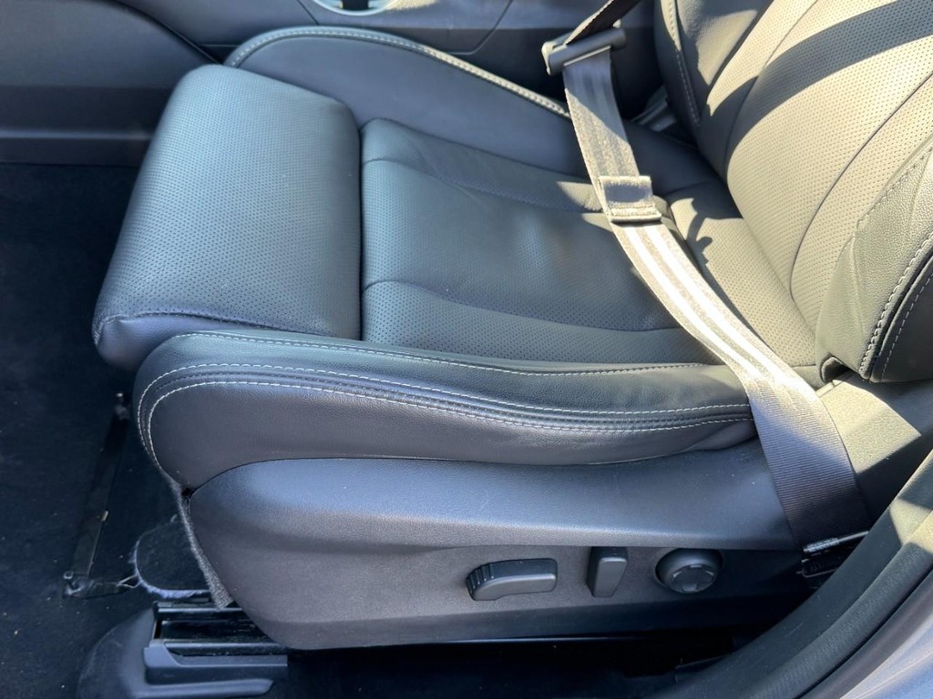 Subaru Outback Vehicle Full-screen Gallery Image 25