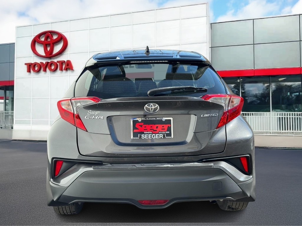 Toyota C-HR Vehicle Full-screen Gallery Image 08