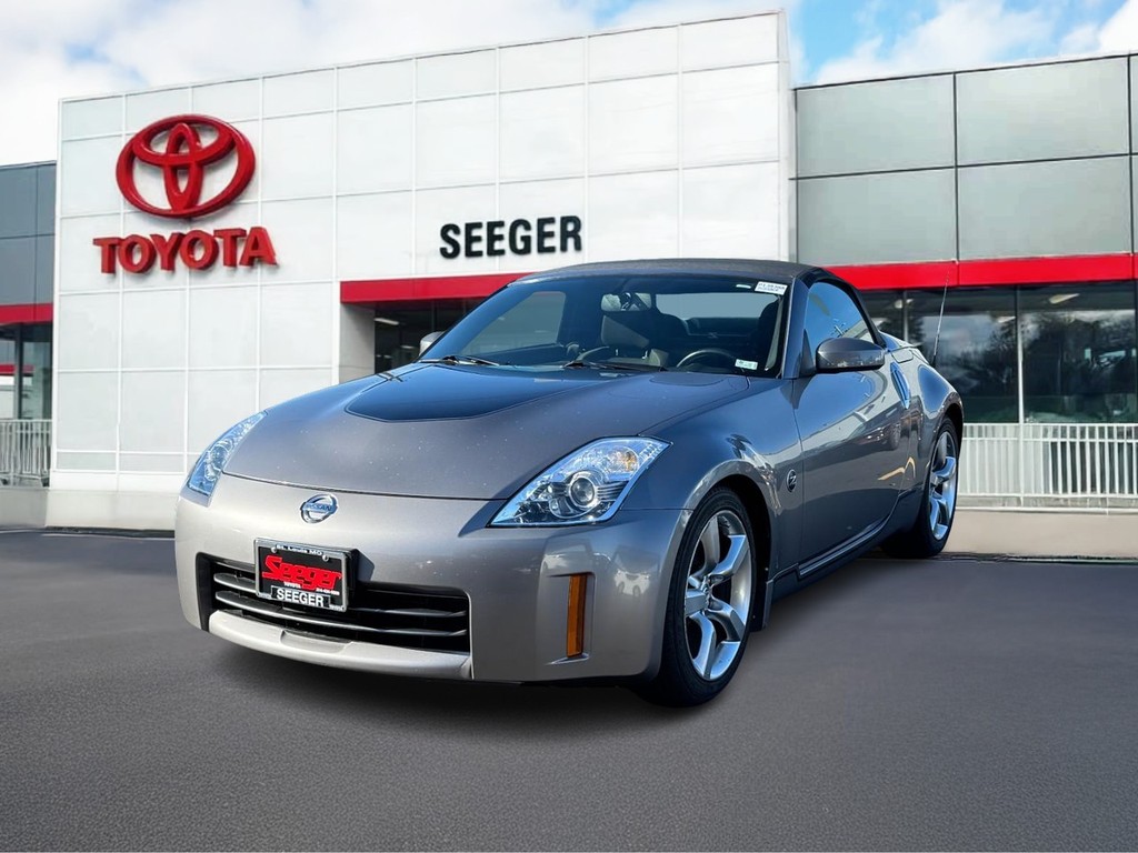 Nissan 350Z Vehicle Full-screen Gallery Image 06
