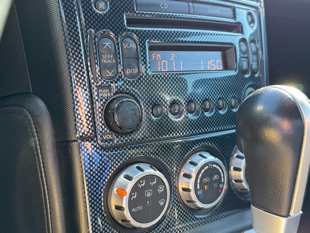 Nissan 350Z Vehicle Full-screen Gallery Image 20