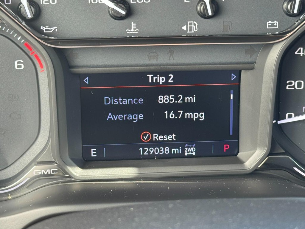 GMC Sierra 1500 Vehicle Full-screen Gallery Image 19