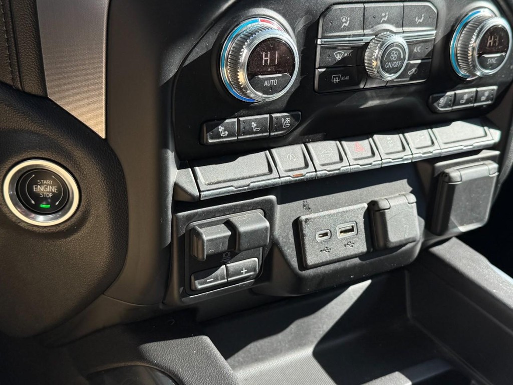 GMC Sierra 1500 Vehicle Full-screen Gallery Image 20