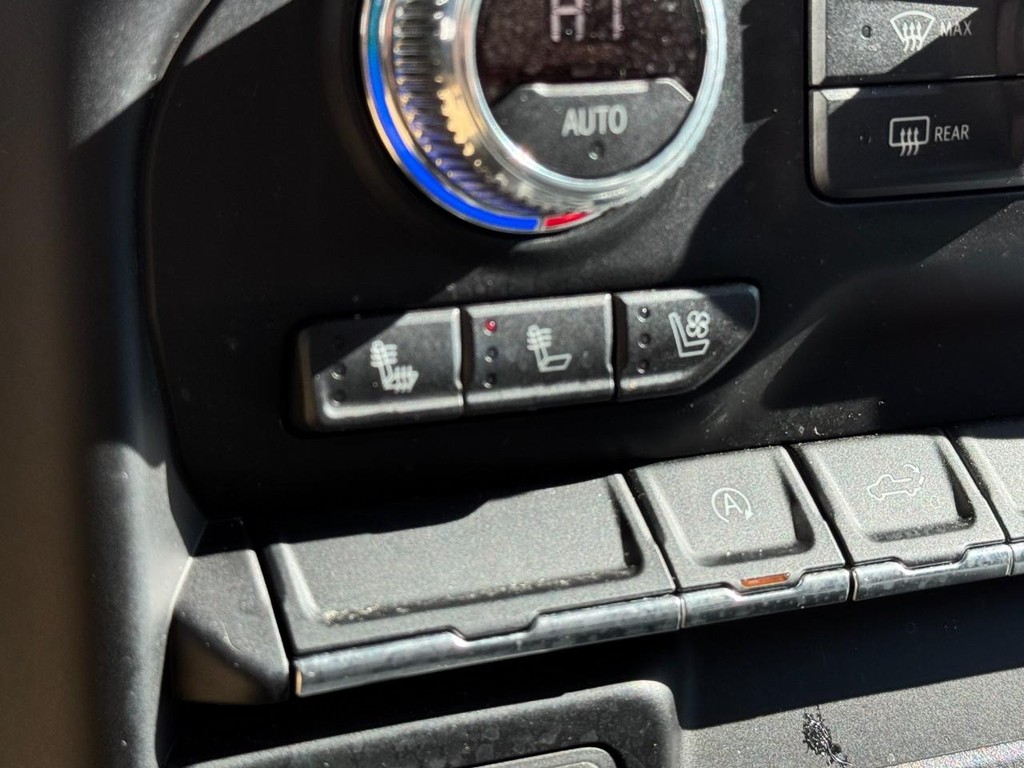 GMC Sierra 1500 Vehicle Full-screen Gallery Image 21