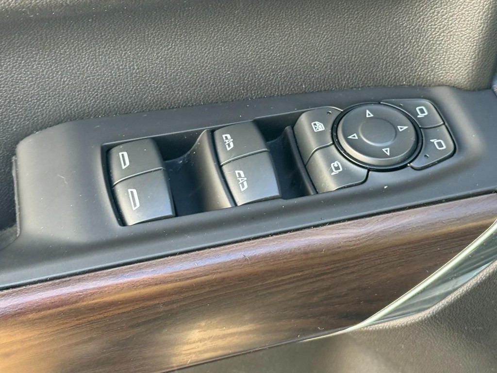 GMC Sierra 1500 Vehicle Full-screen Gallery Image 23