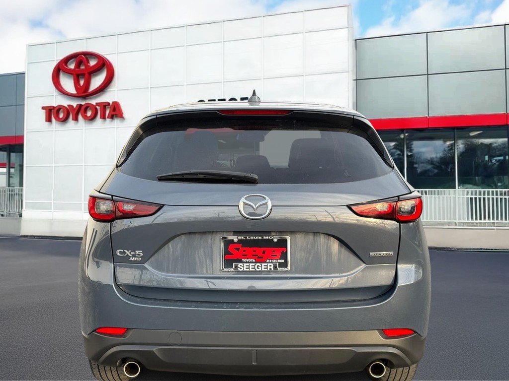 Mazda CX-5 Vehicle Full-screen Gallery Image 05