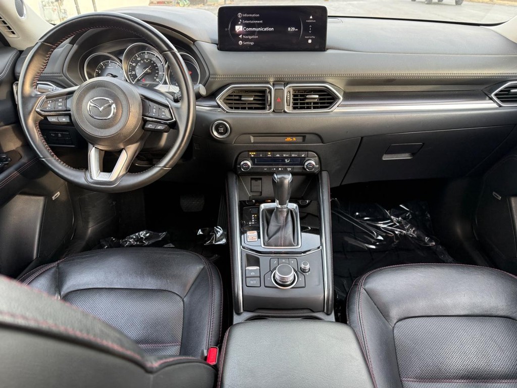 Mazda CX-5 Vehicle Full-screen Gallery Image 11