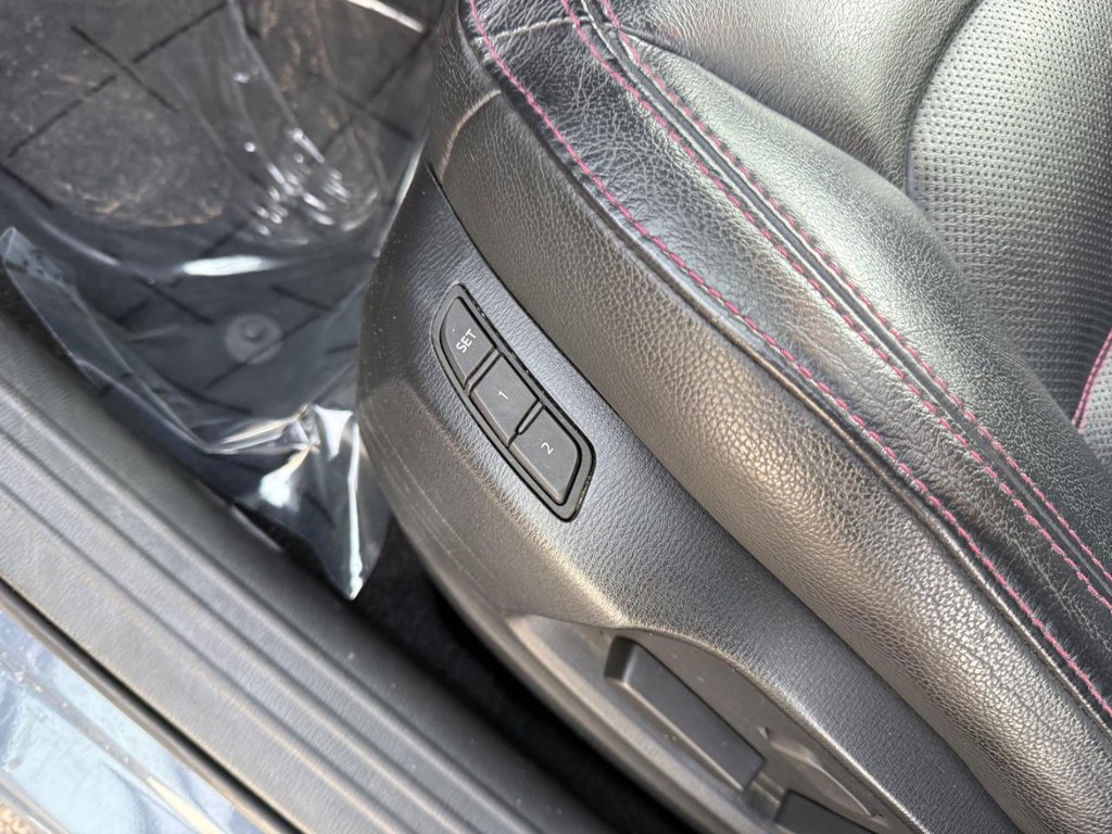 Mazda CX-5 Vehicle Full-screen Gallery Image 17