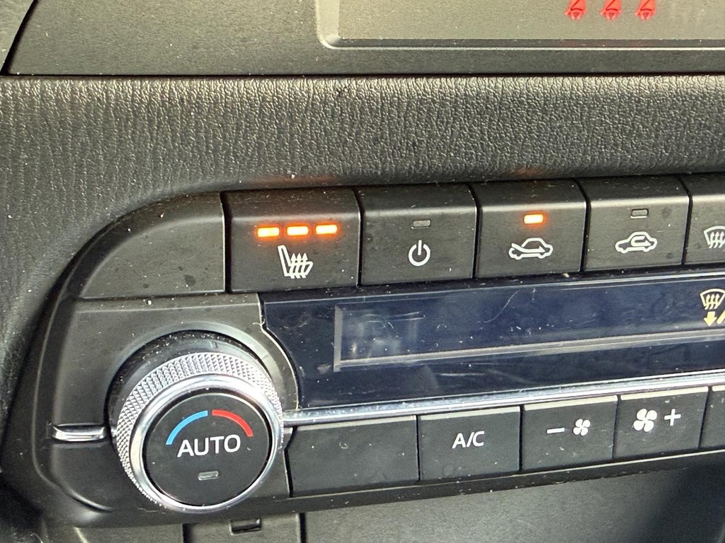 Mazda CX-5 Vehicle Full-screen Gallery Image 23