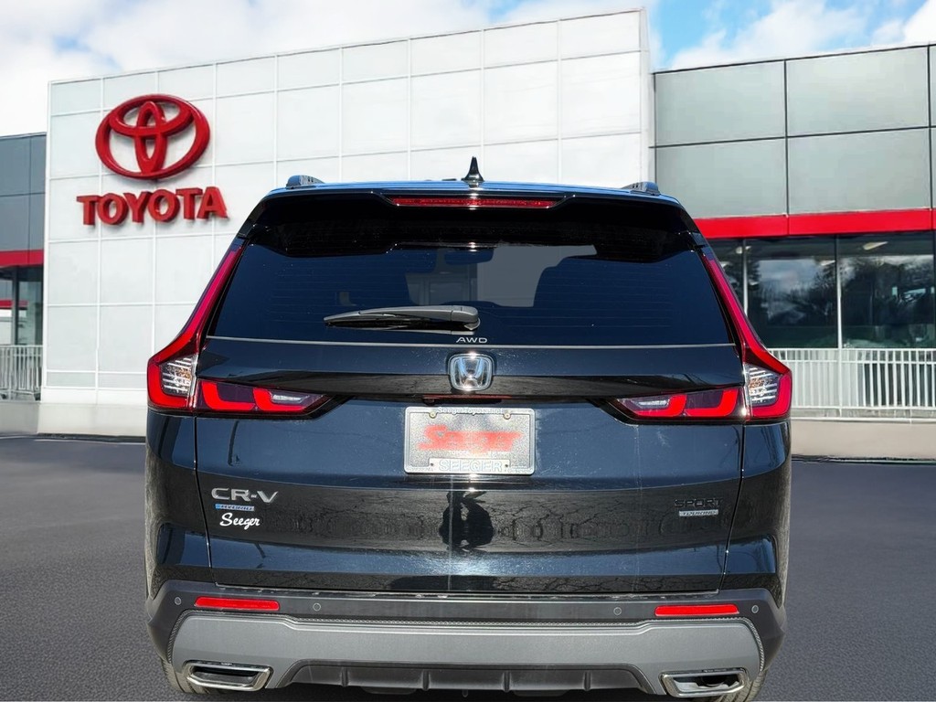 Honda CR-V Hybrid Vehicle Full-screen Gallery Image 05