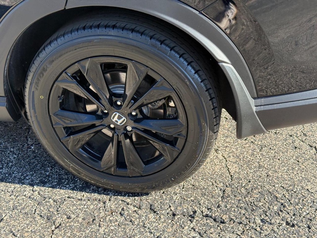 Honda CR-V Hybrid Vehicle Full-screen Gallery Image 07