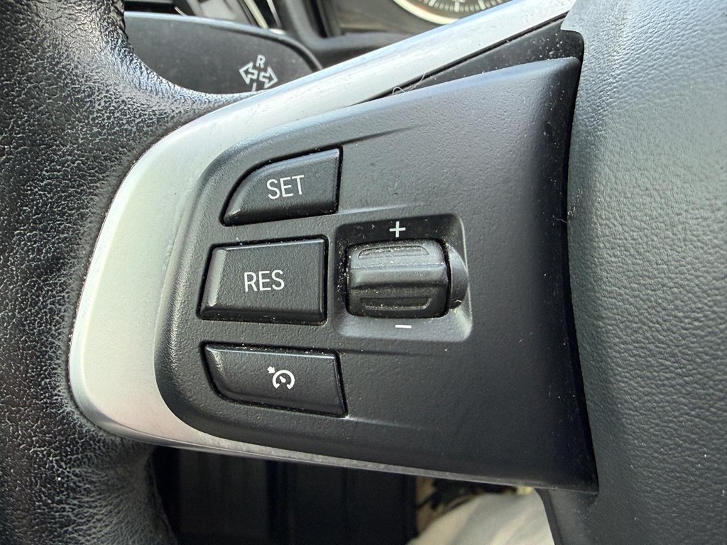 BMW X1 Vehicle Full-screen Gallery Image 17