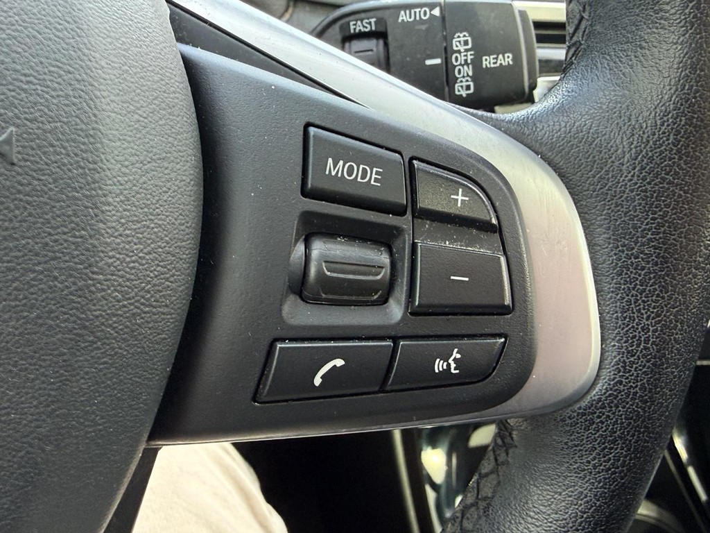 BMW X1 Vehicle Full-screen Gallery Image 18