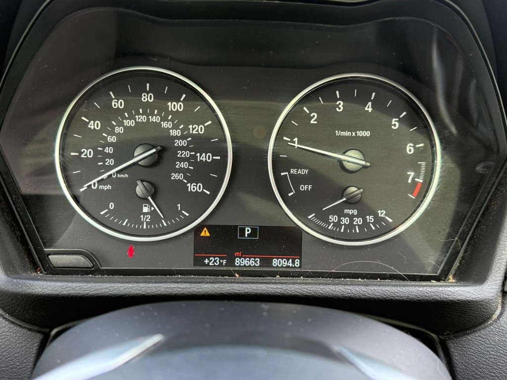 BMW X1 Vehicle Full-screen Gallery Image 19