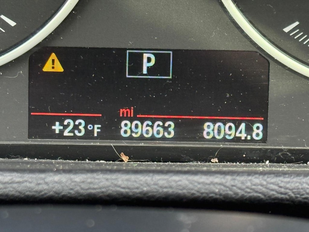 BMW X1 Vehicle Full-screen Gallery Image 20