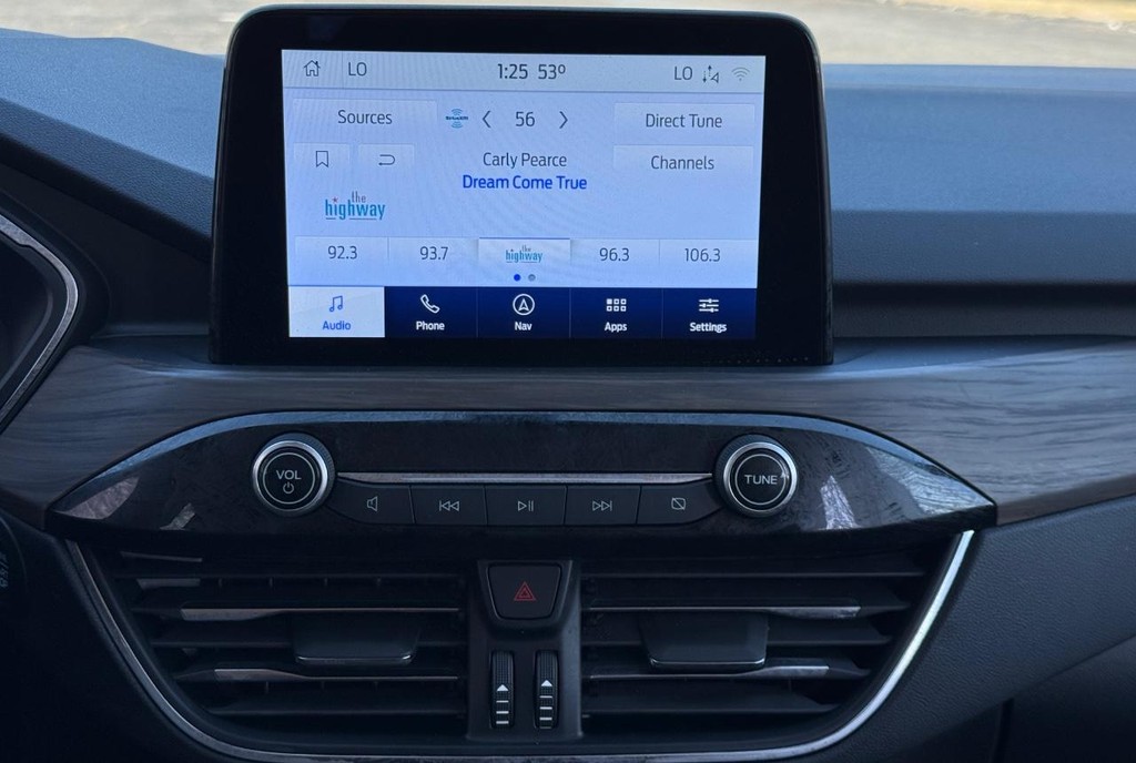 Ford Escape Vehicle Full-screen Gallery Image 14