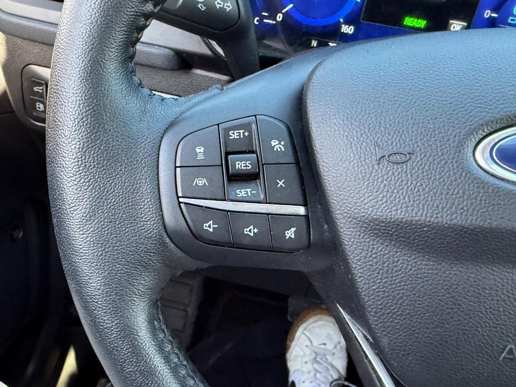 Ford Escape Vehicle Full-screen Gallery Image 20