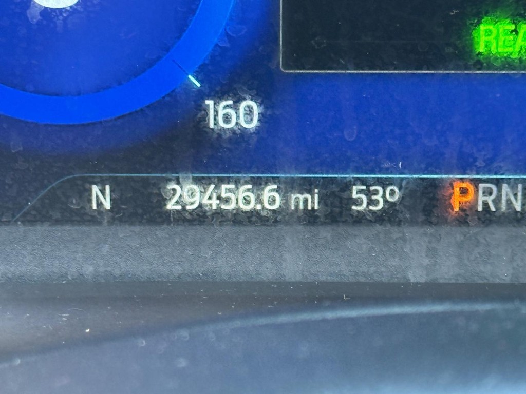 Ford Escape Vehicle Full-screen Gallery Image 23