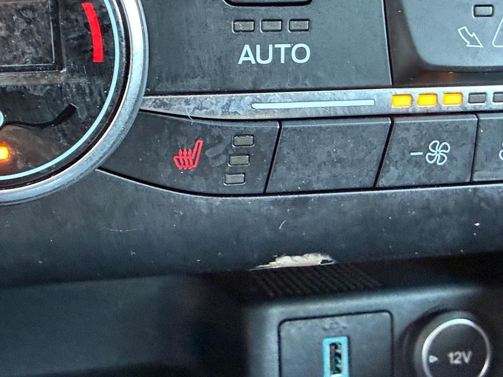 Ford Escape Vehicle Full-screen Gallery Image 25