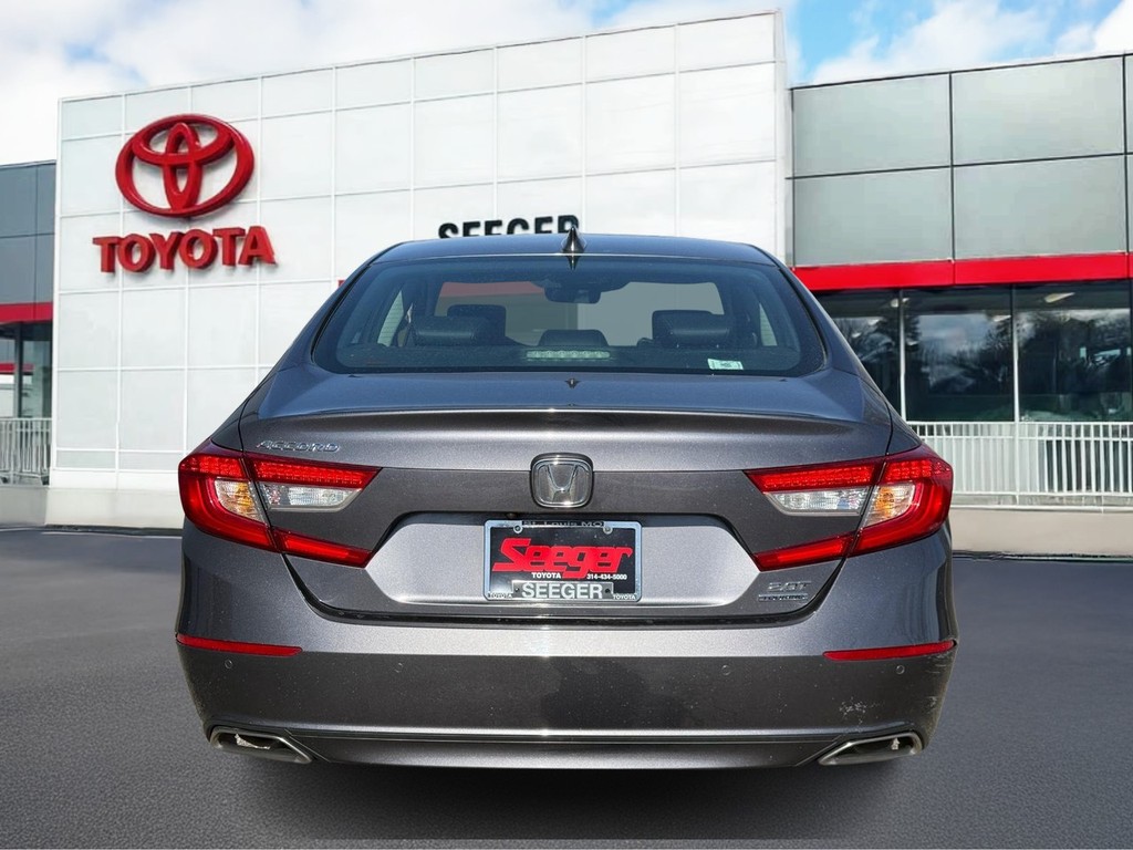 Honda Accord Sedan Vehicle Full-screen Gallery Image 05