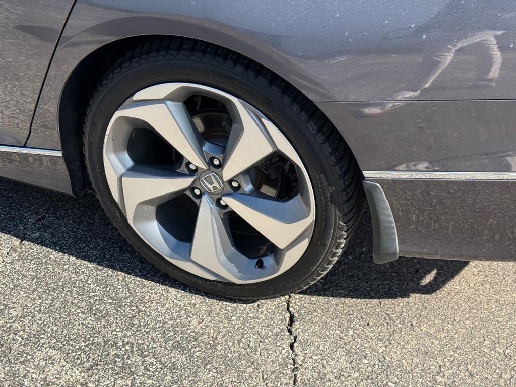 Honda Accord Sedan Vehicle Full-screen Gallery Image 08