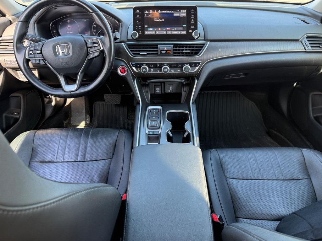 Honda Accord Sedan Vehicle Full-screen Gallery Image 12