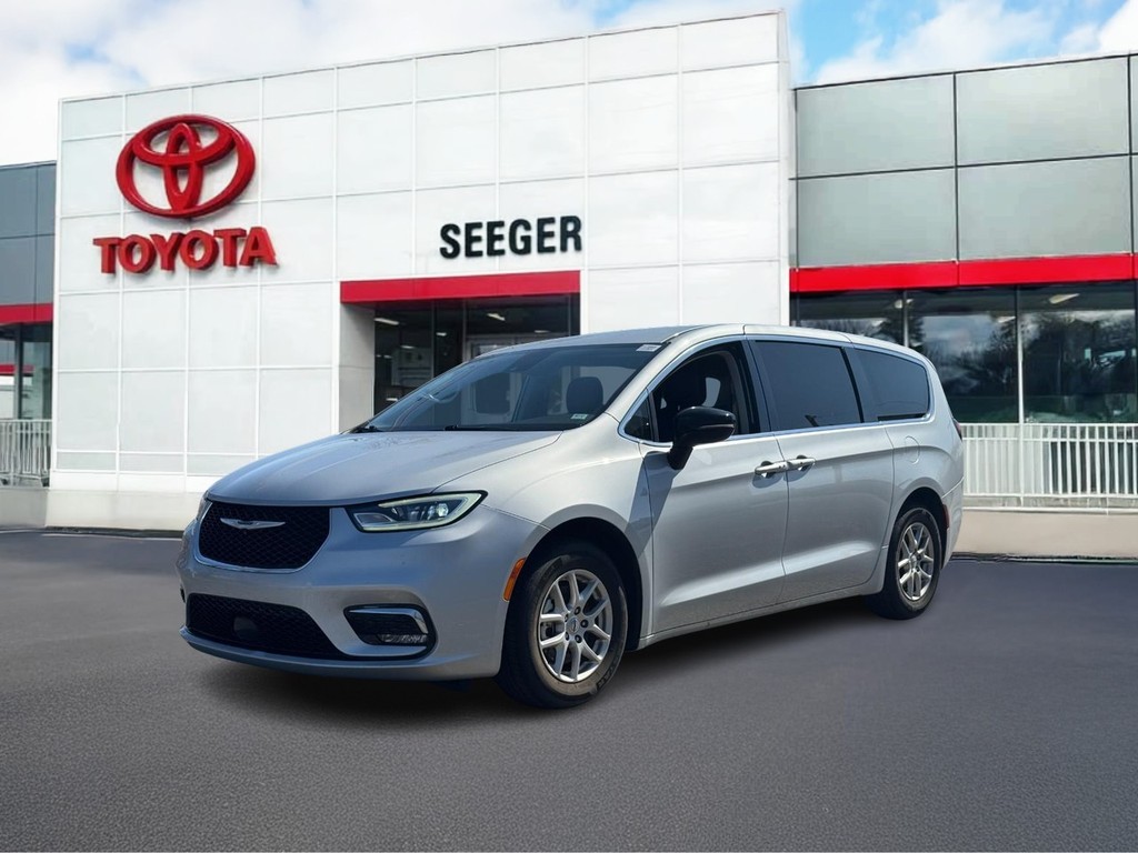 Chrysler Pacifica Vehicle Full-screen Gallery Image 08