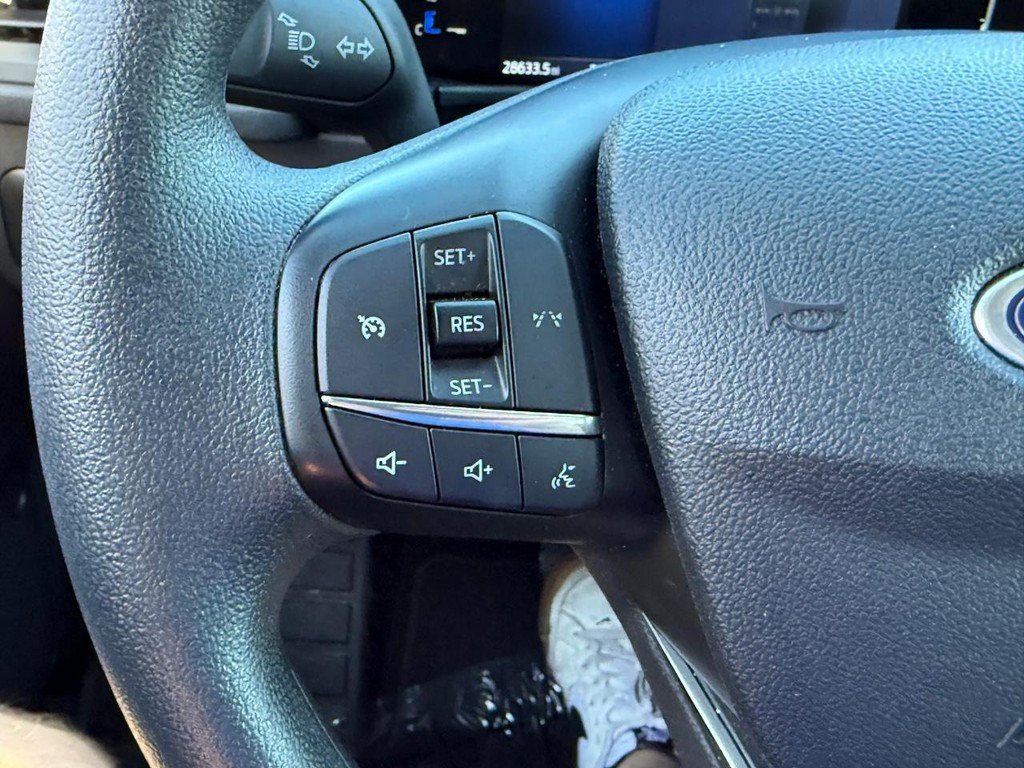 Ford Escape Vehicle Full-screen Gallery Image 17