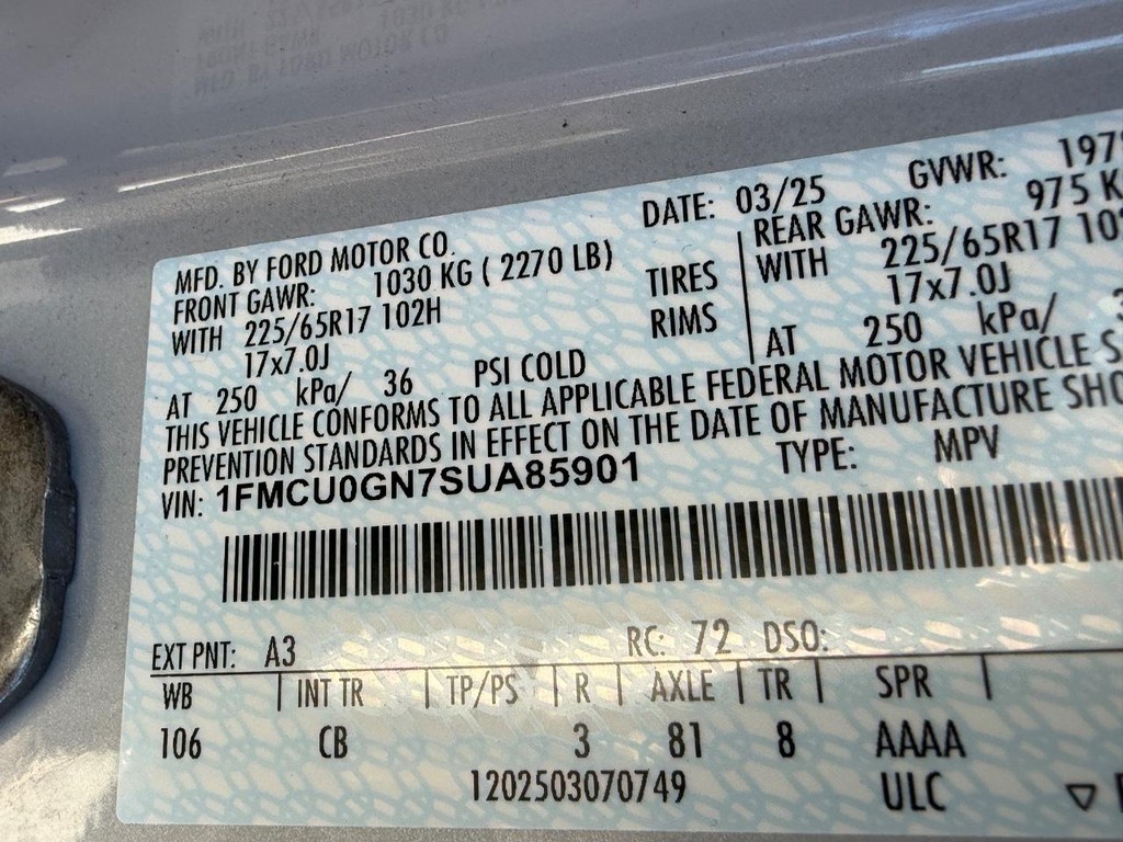 Ford Escape Vehicle Full-screen Gallery Image 22