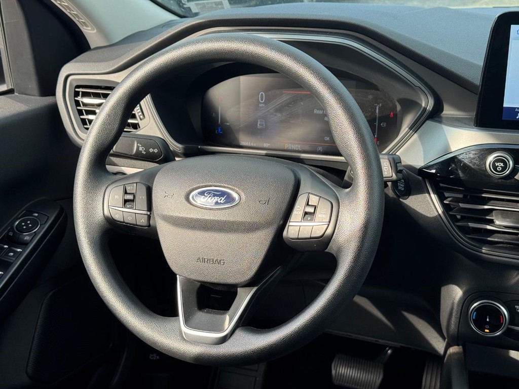Ford Escape Vehicle Full-screen Gallery Image 12
