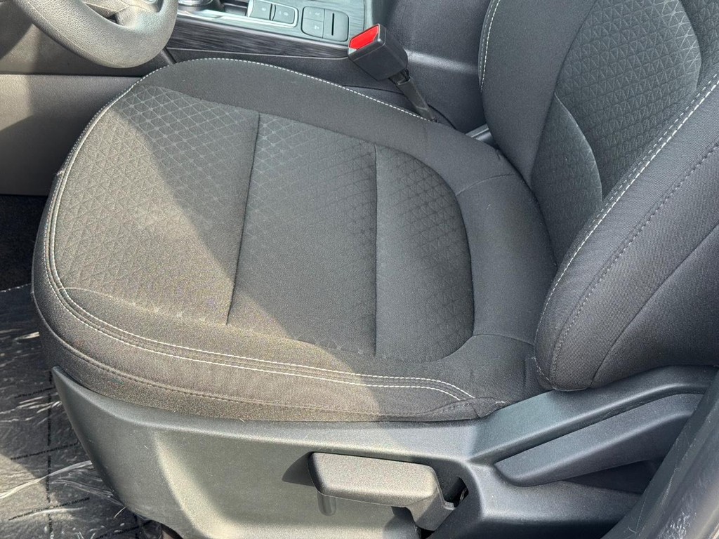 Ford Escape Vehicle Full-screen Gallery Image 15