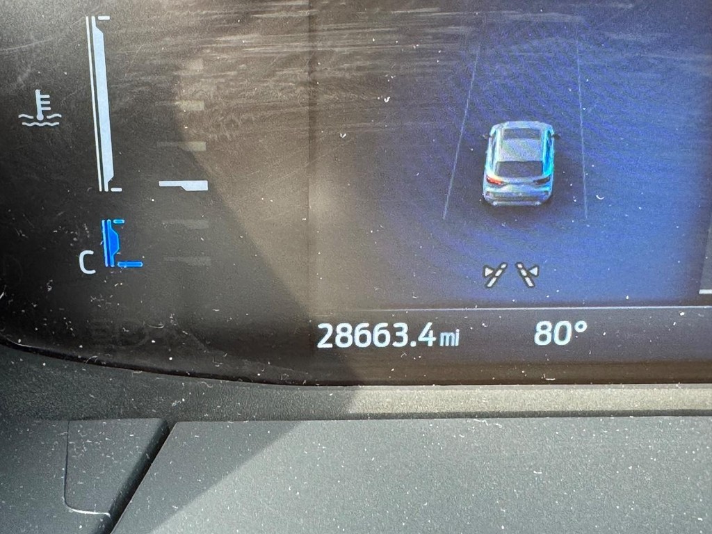 Ford Escape Vehicle Full-screen Gallery Image 20