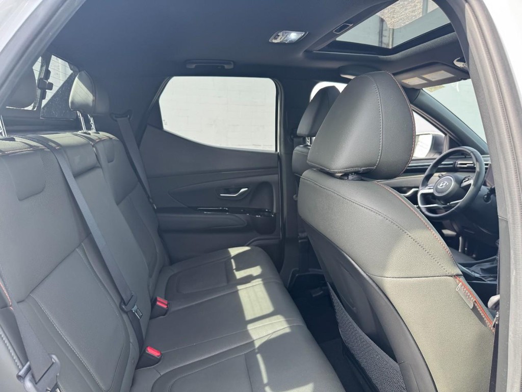 Hyundai Santa Cruz Vehicle Full-screen Gallery Image 11