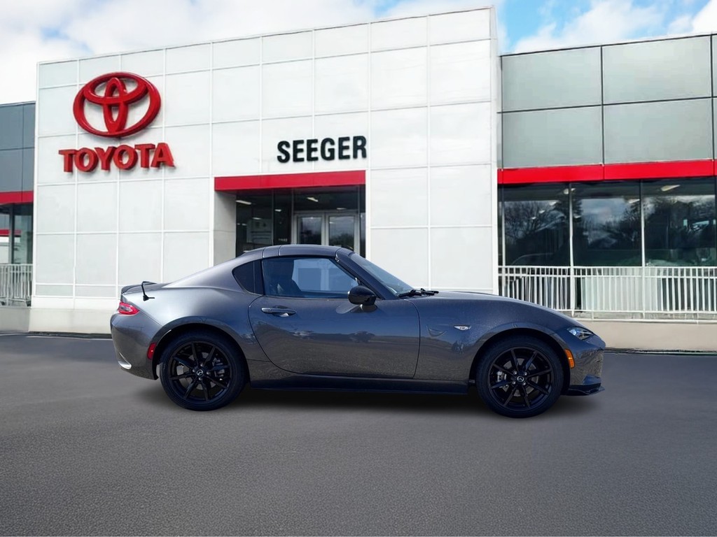 Mazda MX-5 Miata RF Vehicle Full-screen Gallery Image 02