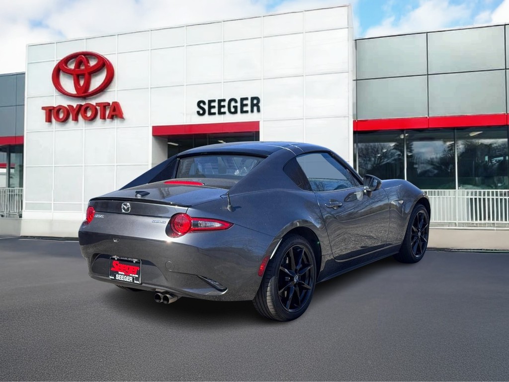Mazda MX-5 Miata RF Vehicle Full-screen Gallery Image 03