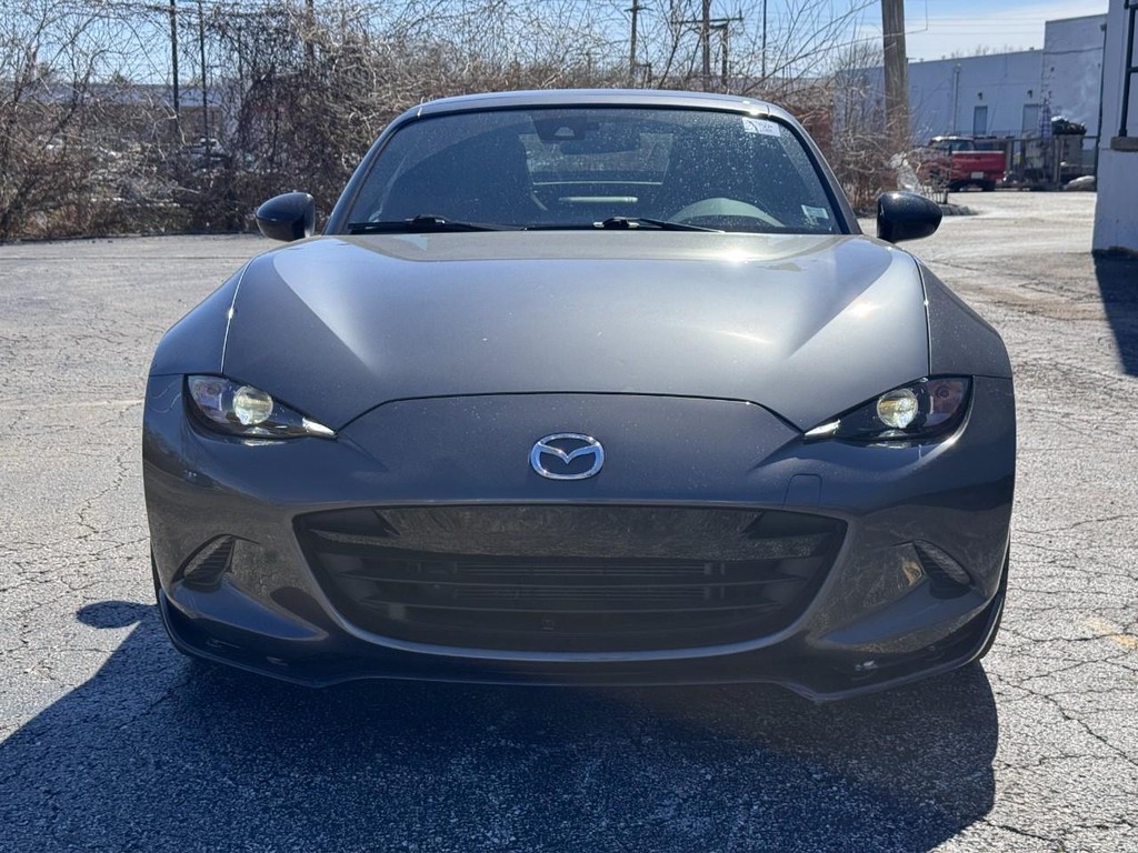 Mazda MX-5 Miata RF Vehicle Full-screen Gallery Image 10