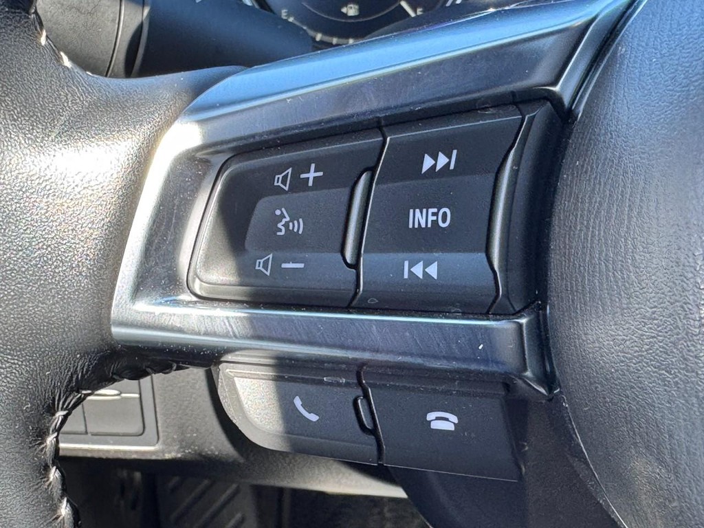 Mazda MX-5 Miata RF Vehicle Full-screen Gallery Image 16