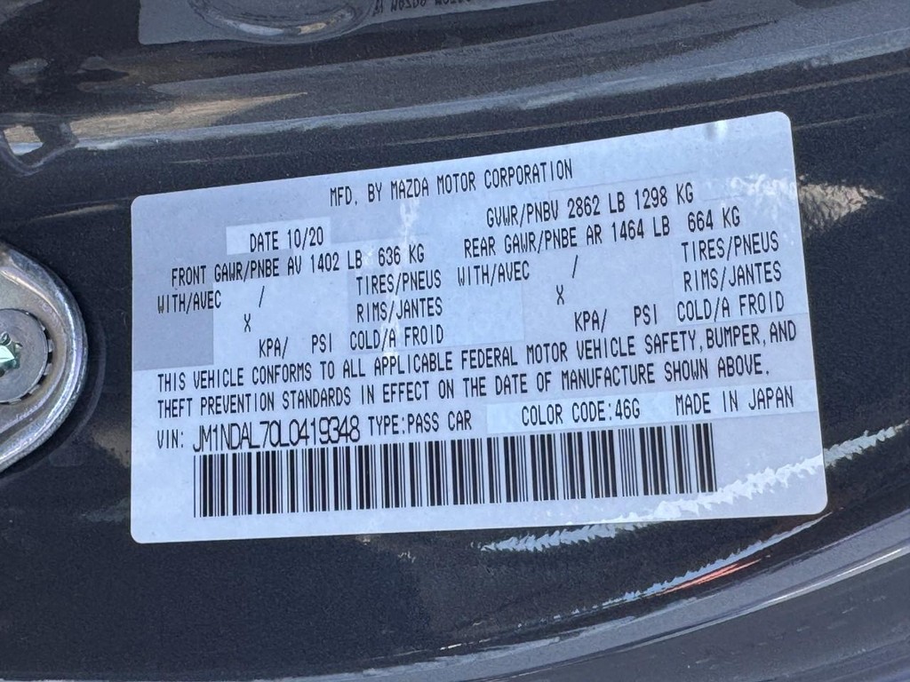 Mazda MX-5 Miata RF Vehicle Full-screen Gallery Image 24