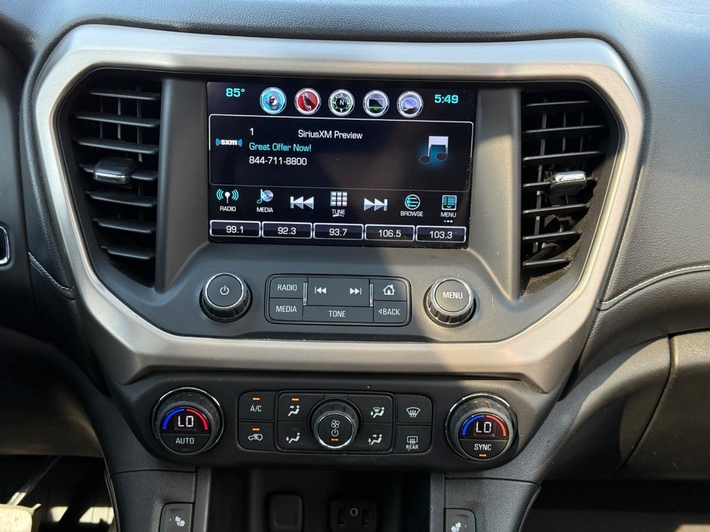 GMC Acadia Vehicle Full-screen Gallery Image 14
