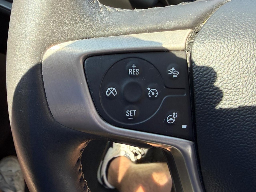 GMC Acadia Vehicle Full-screen Gallery Image 19