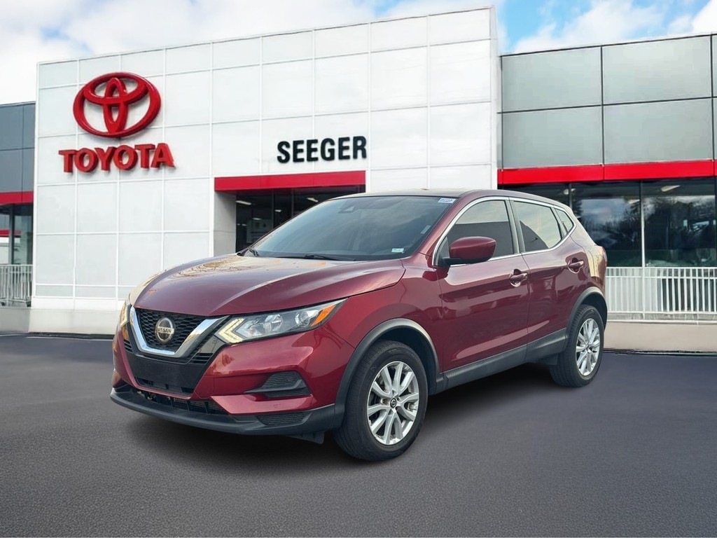 Nissan Rogue Sport Vehicle Full-screen Gallery Image 09