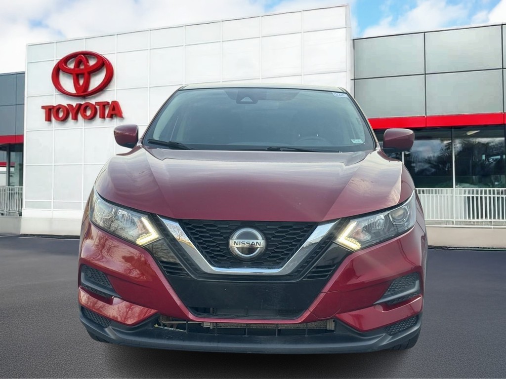 Nissan Rogue Sport Vehicle Full-screen Gallery Image 10