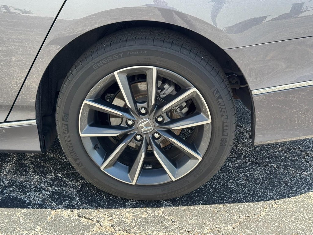 Honda Accord Sedan Vehicle Full-screen Gallery Image 07