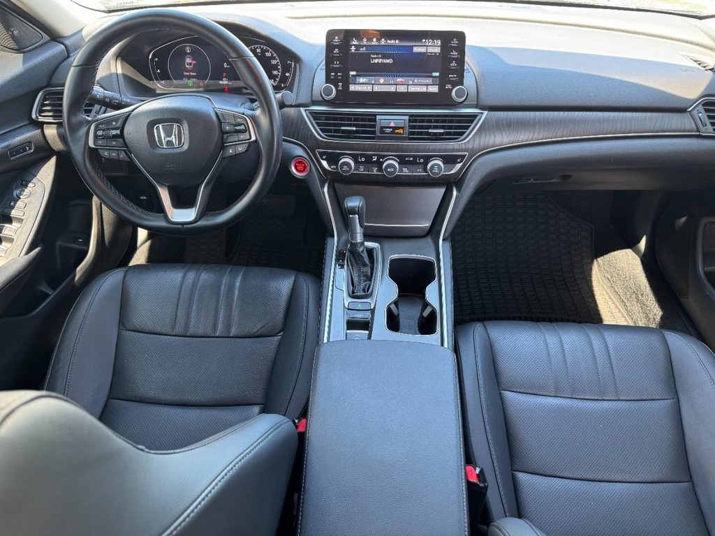 Honda Accord Sedan Vehicle Full-screen Gallery Image 11