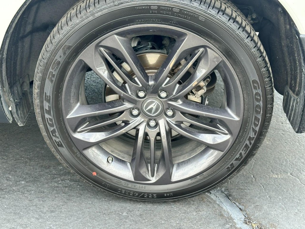Acura RDX Vehicle Full-screen Gallery Image 06