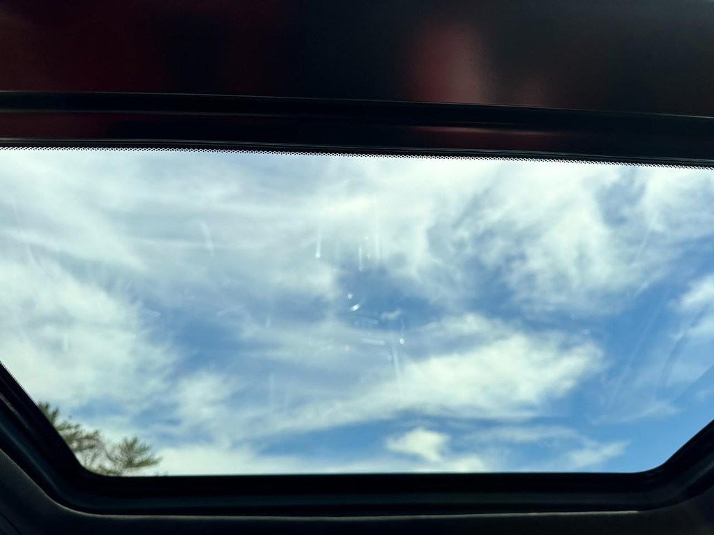 Acura RDX Vehicle Full-screen Gallery Image 11